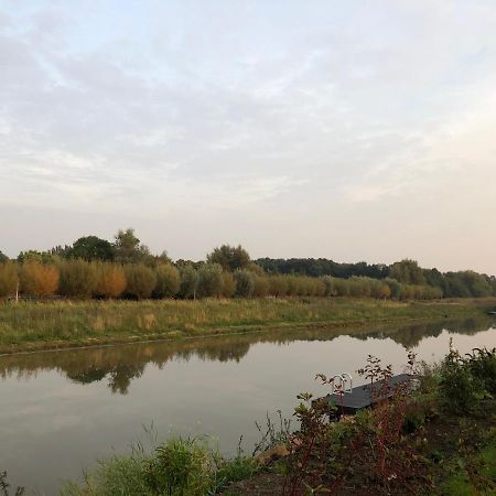 B&B Snurk Stiens, Fijn Verblijf Aan Open Vaarwater Esterno foto