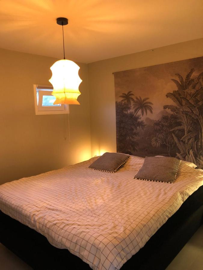 B&B Snurk Stiens, Fijn Verblijf Aan Open Vaarwater Esterno foto