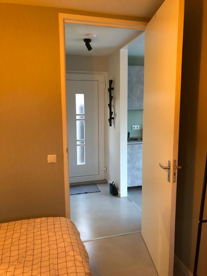 B&B Snurk Stiens, Fijn Verblijf Aan Open Vaarwater Esterno foto
