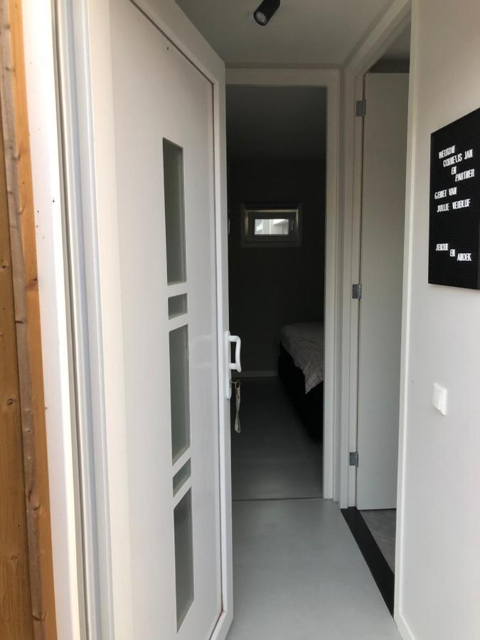B&B Snurk Stiens, Fijn Verblijf Aan Open Vaarwater Esterno foto