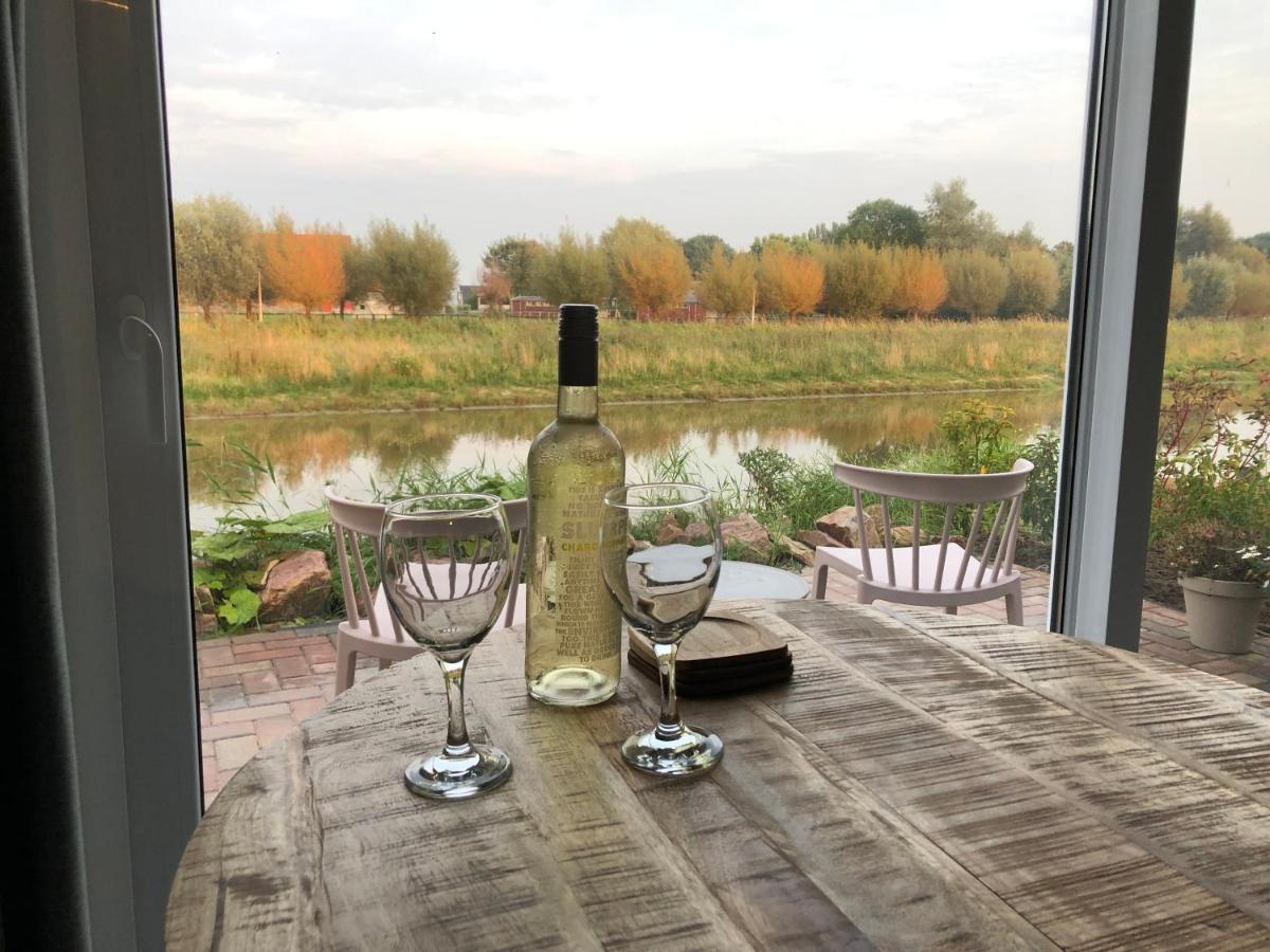 B&B Snurk Stiens, Fijn Verblijf Aan Open Vaarwater Esterno foto