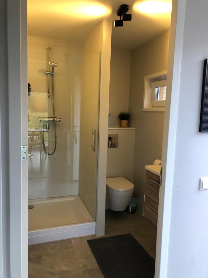 B&B Snurk Stiens, Fijn Verblijf Aan Open Vaarwater Esterno foto