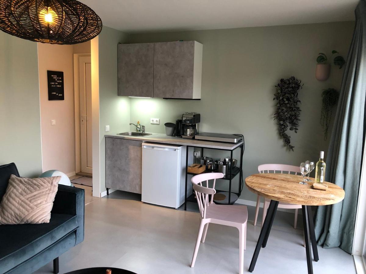 B&B Snurk Stiens, Fijn Verblijf Aan Open Vaarwater Esterno foto