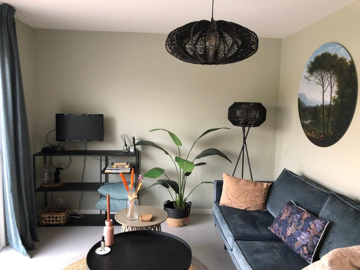 B&B Snurk Stiens, Fijn Verblijf Aan Open Vaarwater Esterno foto