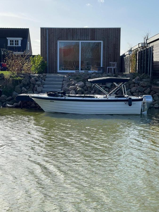 B&B Snurk Stiens, Fijn Verblijf Aan Open Vaarwater Esterno foto